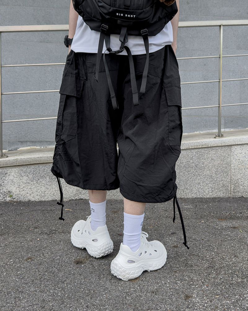 Shuren Shirring Cargo Bermuda Pants