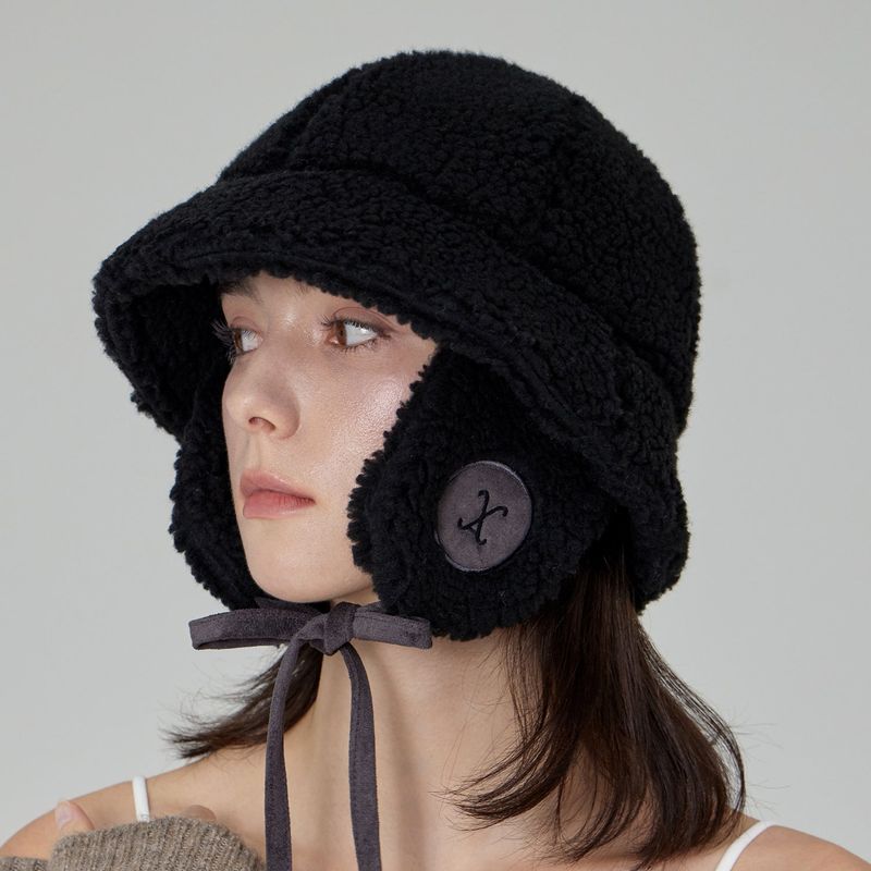 VA Curved Logo Sherpa Fur Flap Bucket Hat / Black