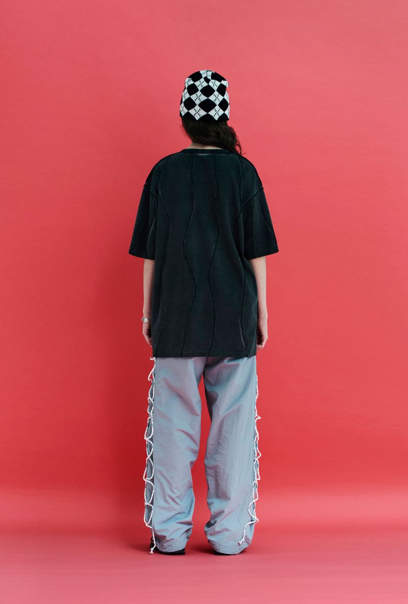 DYED WAVE OVERLOCK T SHIRT / CHARCOAL