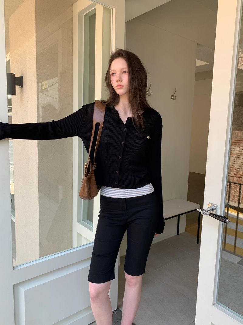 [MADE] Slit-filled biker capri pants