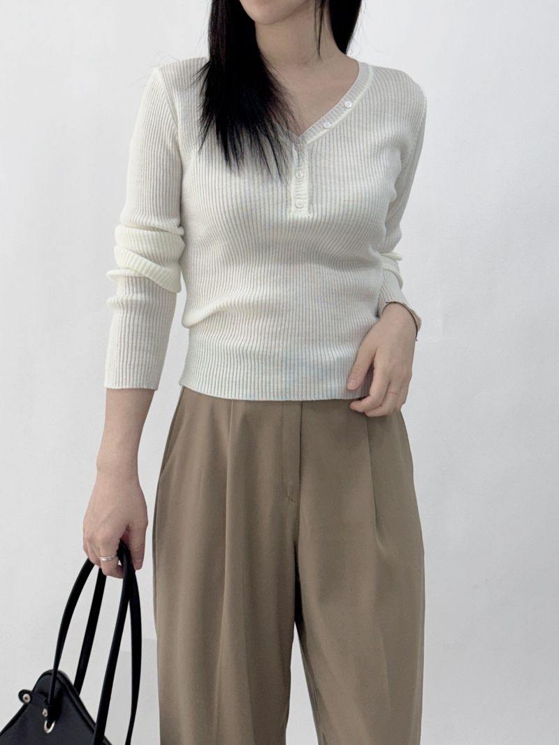 Scani V-neck Button Long Sleeve Knit
