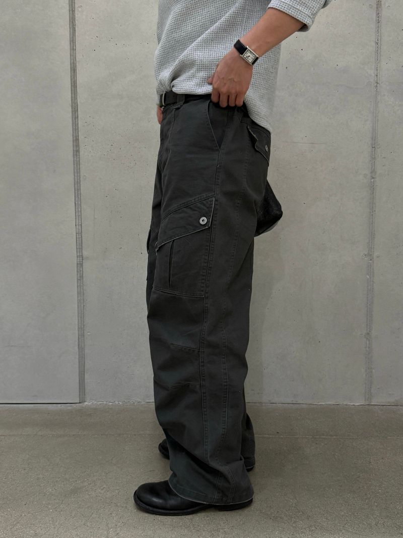 Deep garment pin dying cargo pants