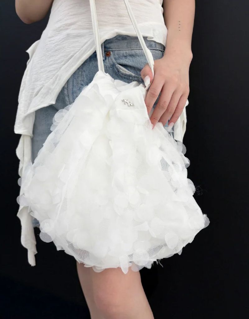 Lacie strap bag (white)