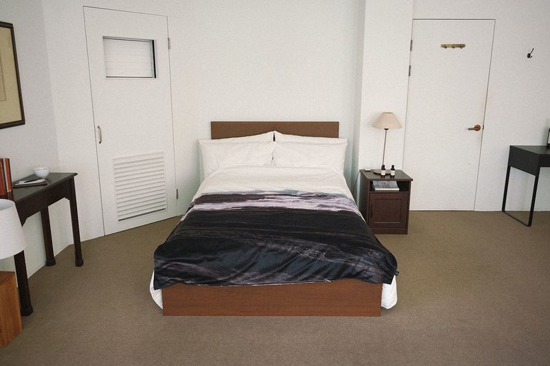 LNL cliff blanket