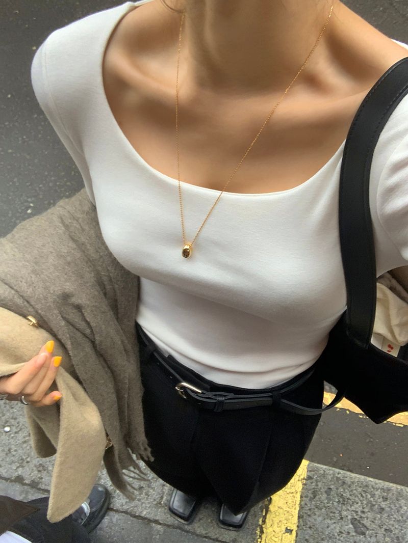 [Fluff] Selese U-neck T-shirt