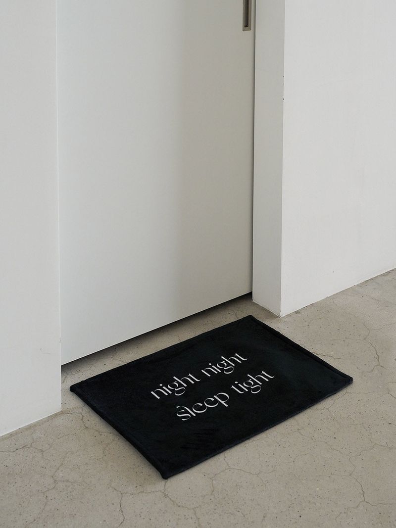 night night mini rug - black