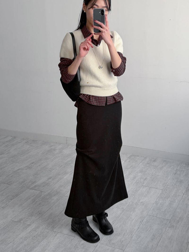 V-neck angora short-sleeved knit