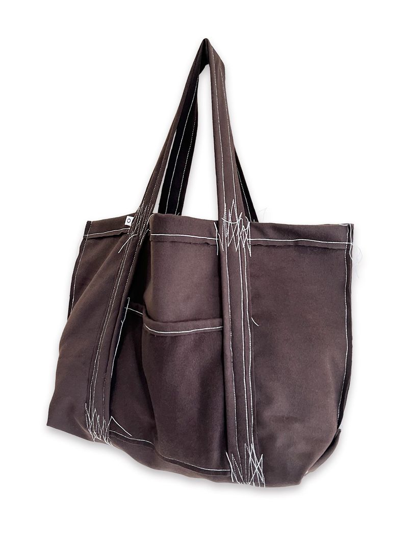 O Logo Drawing Stitch Bag / Brown