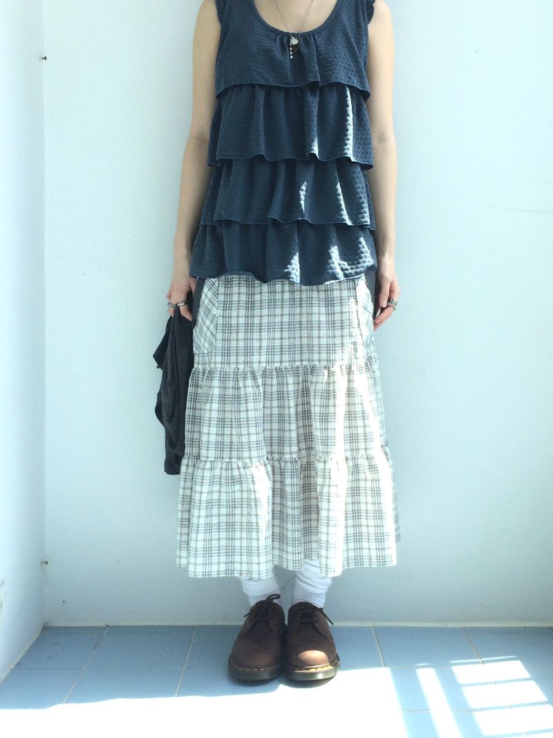 cream checkered pocket skirt