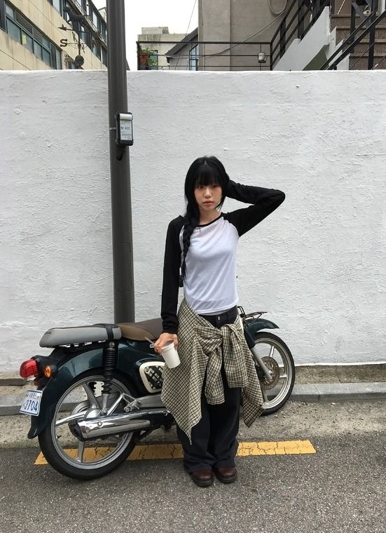 Riore Raglan Long Sleeve Tee