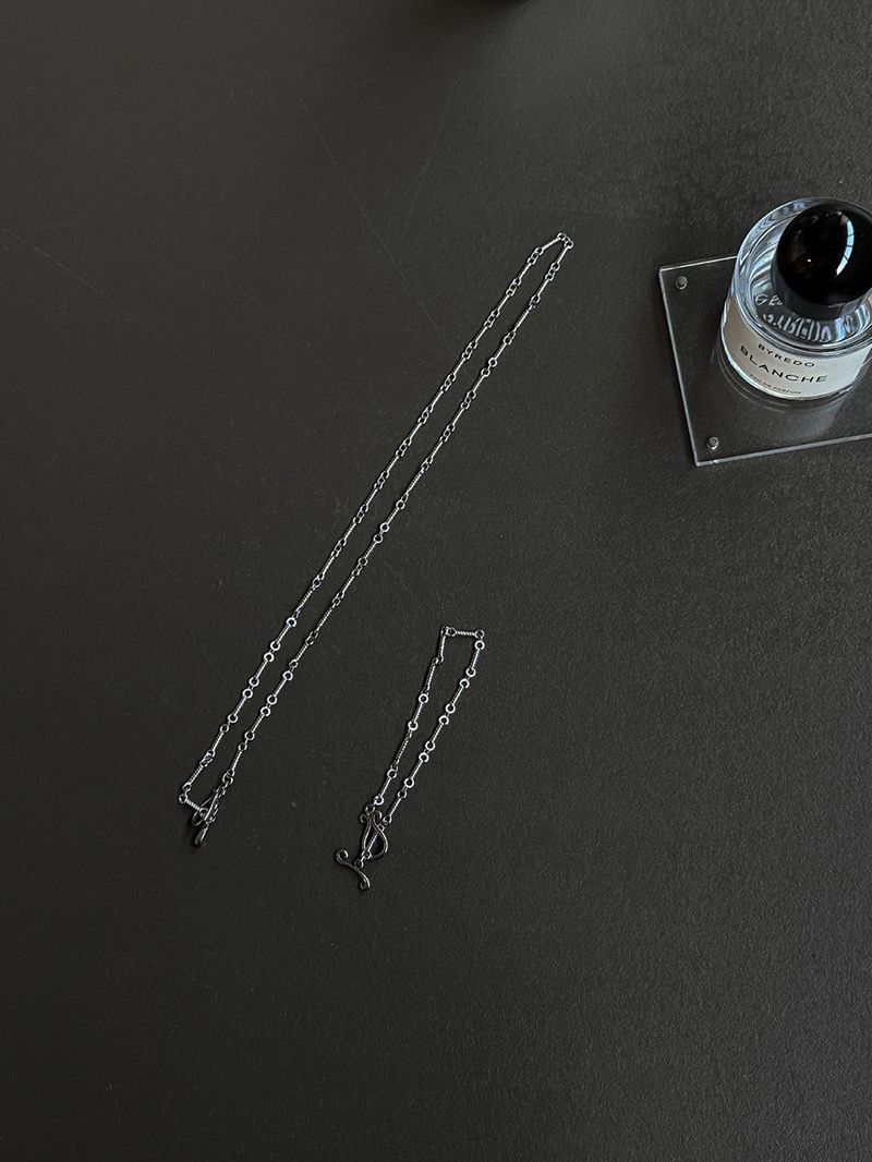 ASCLO Stud Necklace