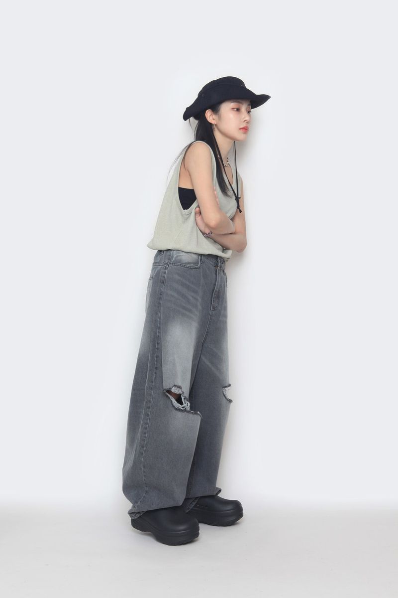 mountain strap bucket hat