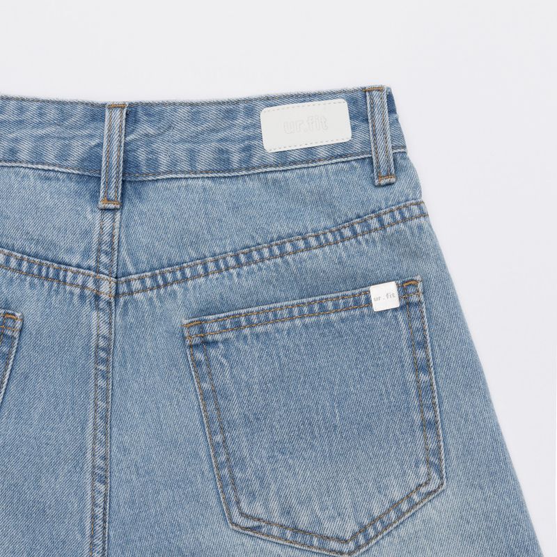 FLOWER EMBROIDERY LIGHT BLUE DENIM SHORTS code 18201