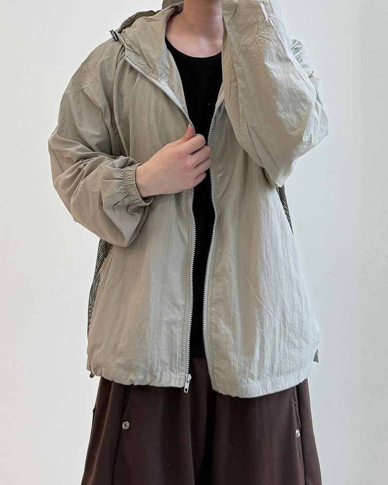 Insert Mesh Hood Windbreaker