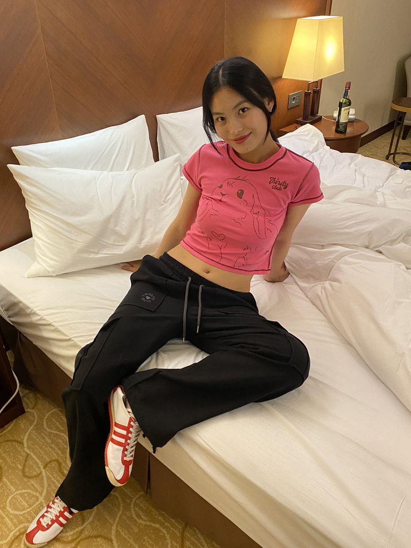Rabbit reverse baby t-shirt - pink