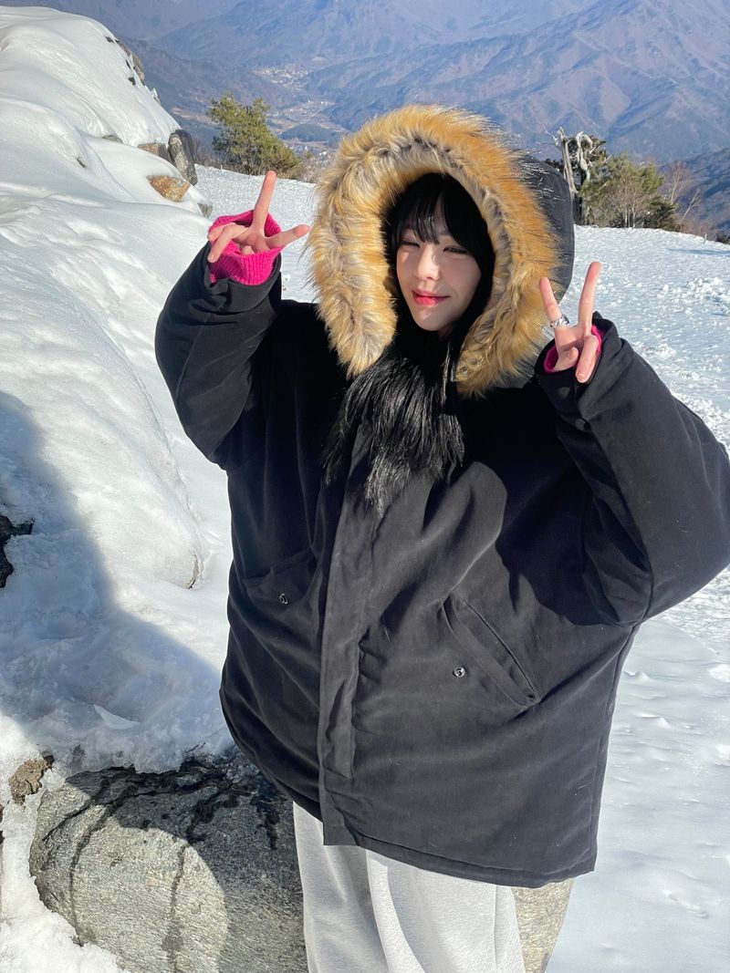 Snowy mountain fur jumper