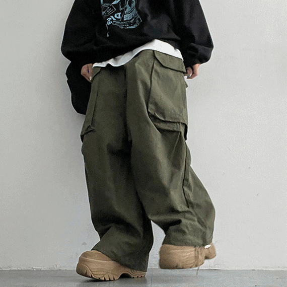 hijjoo（ハイチュー）の「Polts Balloon Wide Cargo Pants (3 colors)（Pants）」
