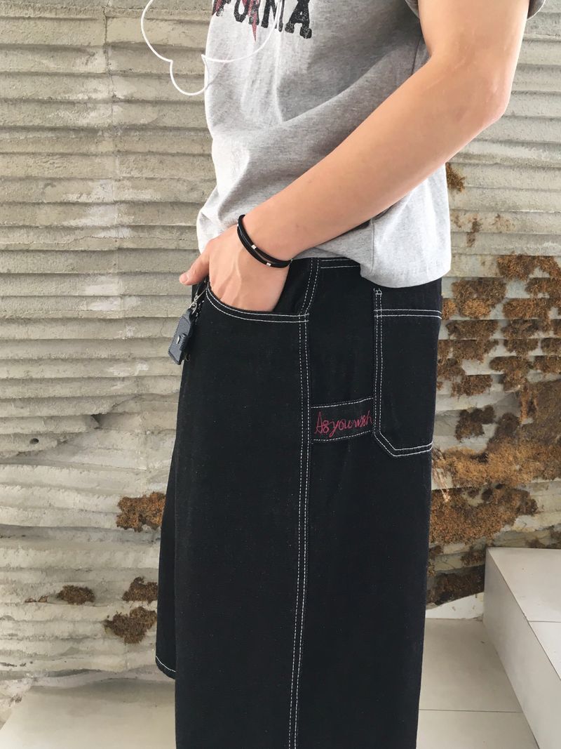 Kale Selvid Bermuda Pants (Black)