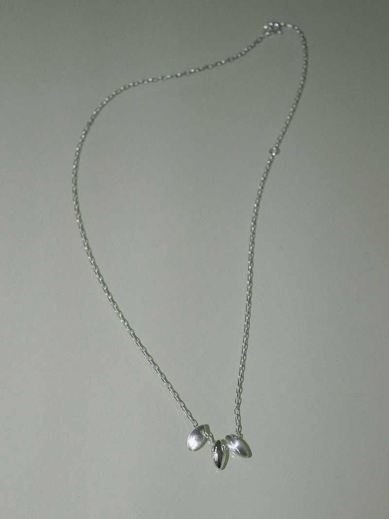 TINY MANGO NECKLACE
