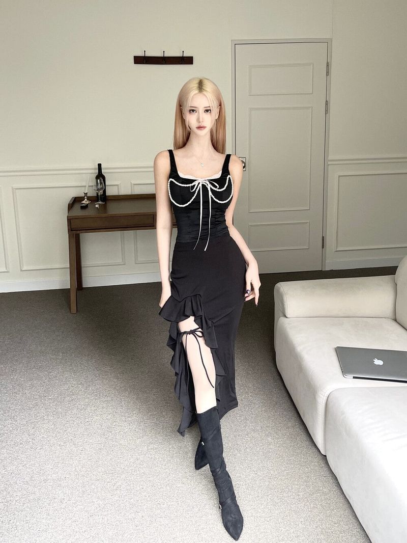.Satin pearl ribbon bustier top