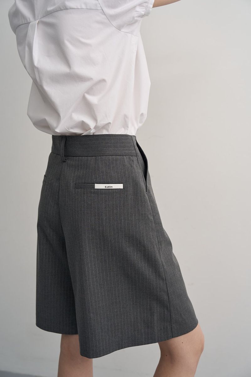 STRIPE RIVET BERMUDA PANTS