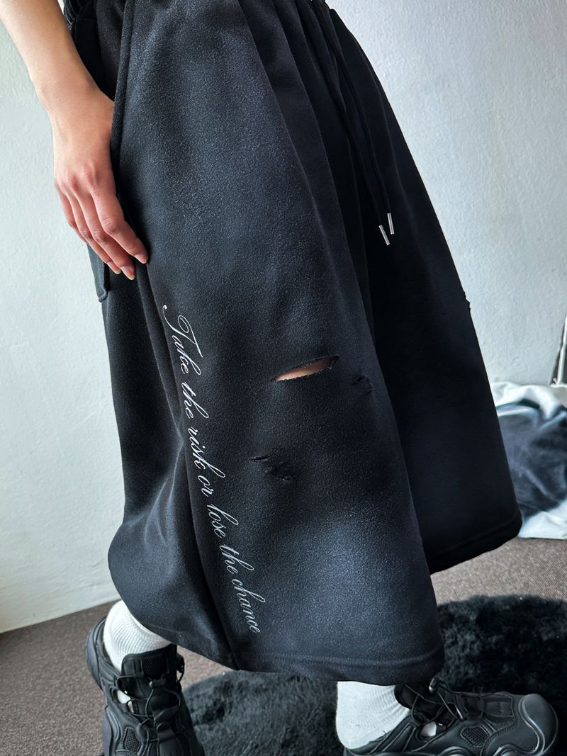 Space Side Lettering Distressed Bermuda Shorts 3color