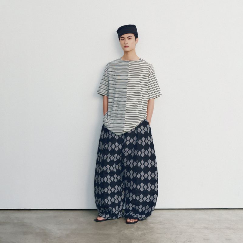 AIN（エイアイエヌ ）の「Naphon T-shirt（Tops）」