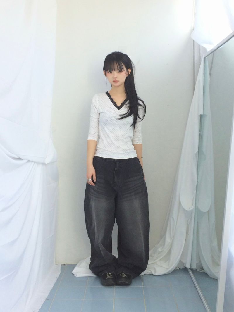 Lace V-Shirring Dot Top