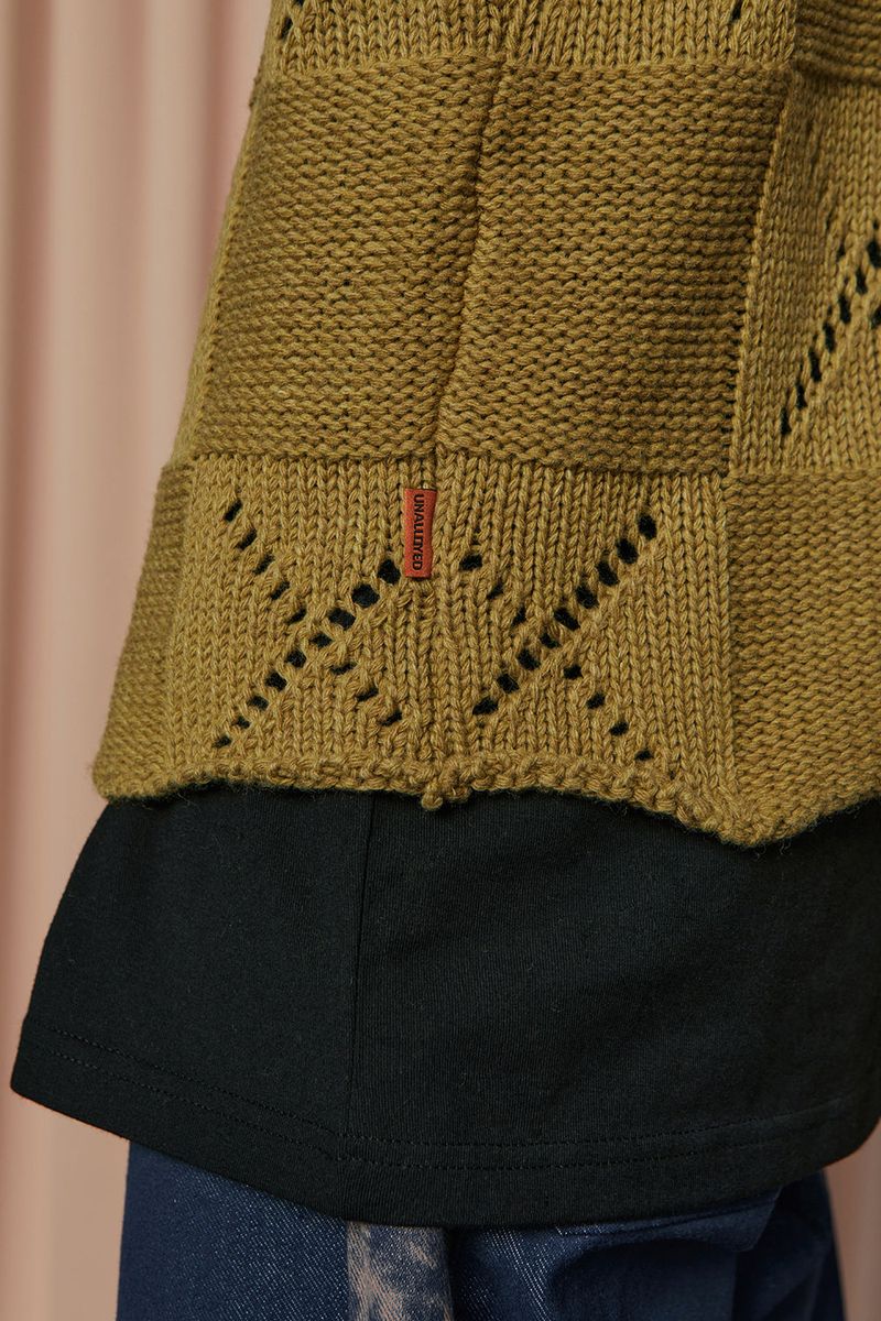 BUTTON ARGYLE KNIT JACKET / OLIVE