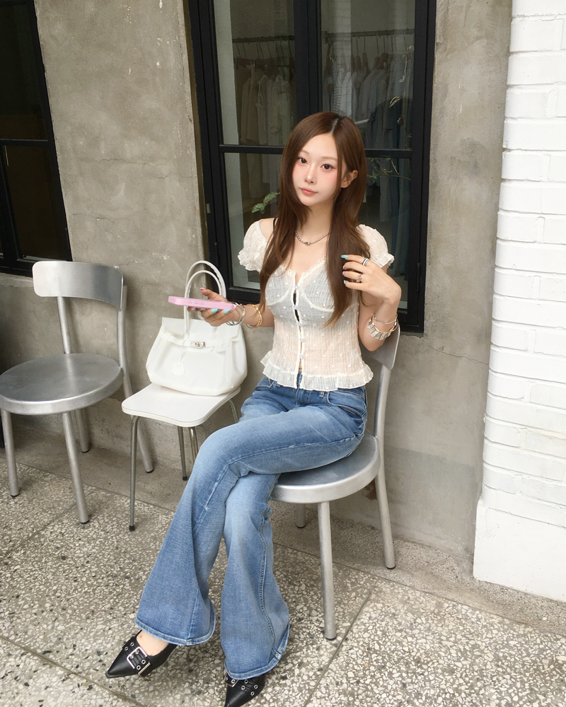 Soft lowrise boots cut pants