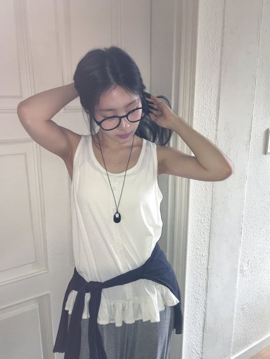 BAON（バオン）の「[BAONHAUS] Hironen Button Frill Layered Sleeveless（Tops）」