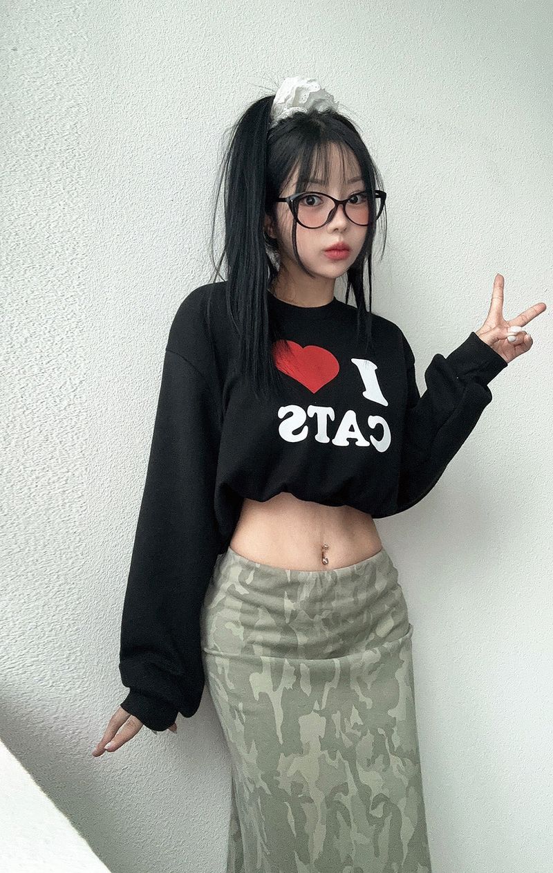 アイラブクロップドスウェットシャツ