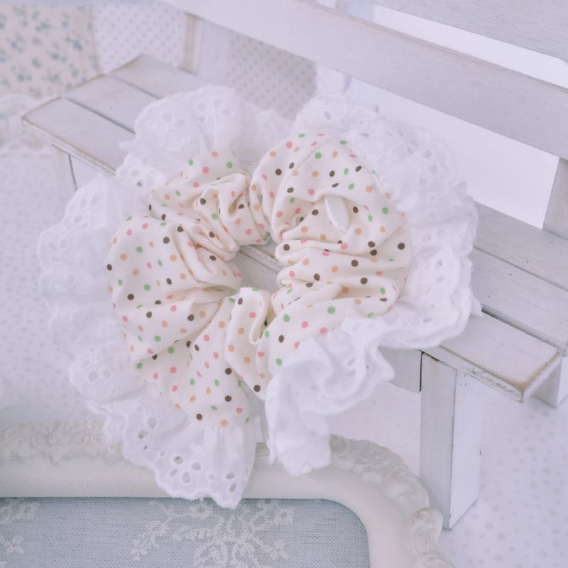 Pop Lace scrunchie_dot