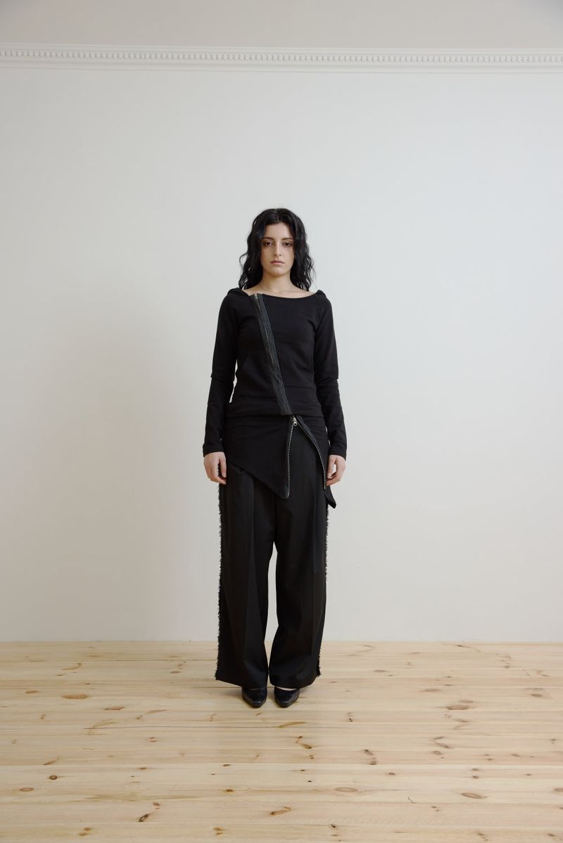 HIKOU OFFSHOULDER HOODIE OPS (BLACK)