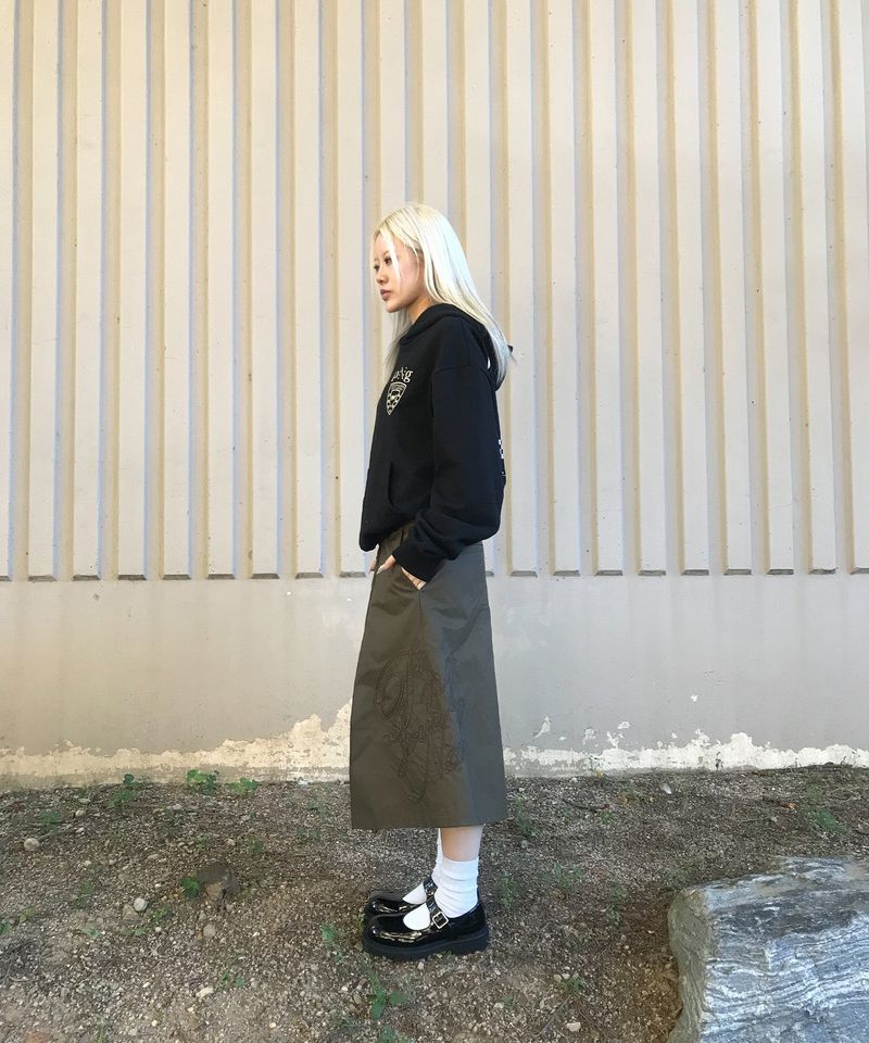 PLEATED  BERMUDA SHORTS -   DARK BEIGE