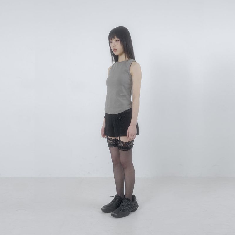 Essential sleeveless 004