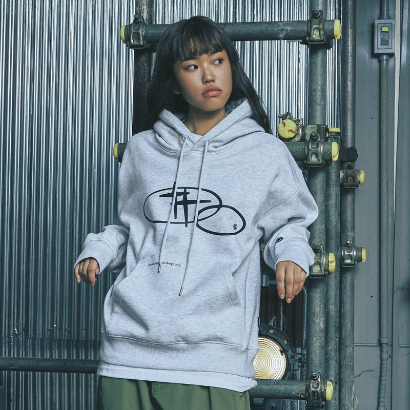 ROMANTIC CROWN（ロマンティッククラウン）の「SHINING LOGO HOODIE（Tops）」