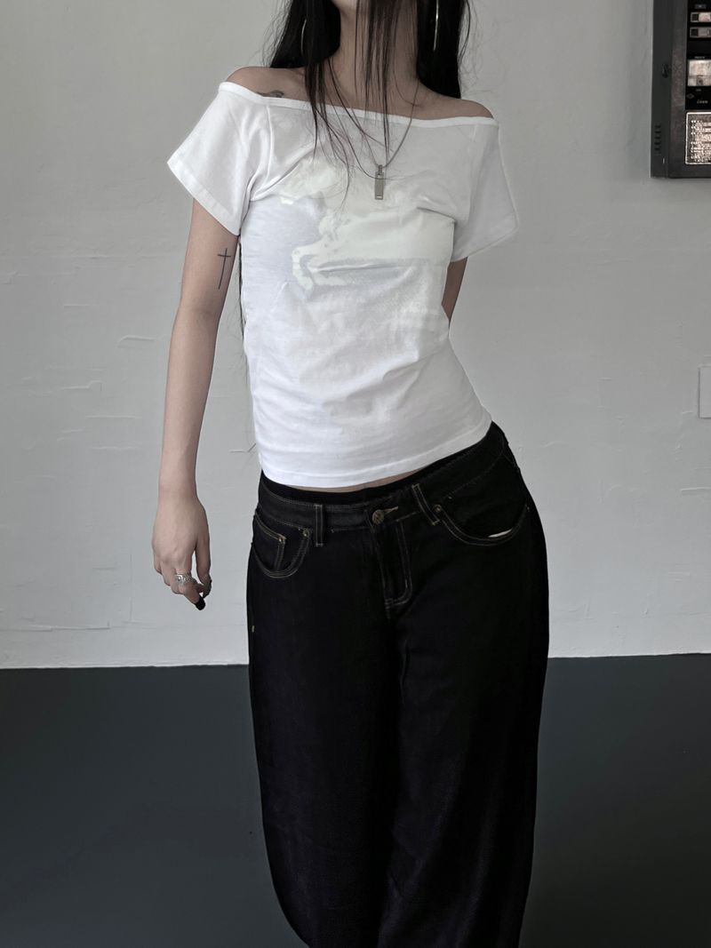 horse shadow off-shoulder T (2color)
