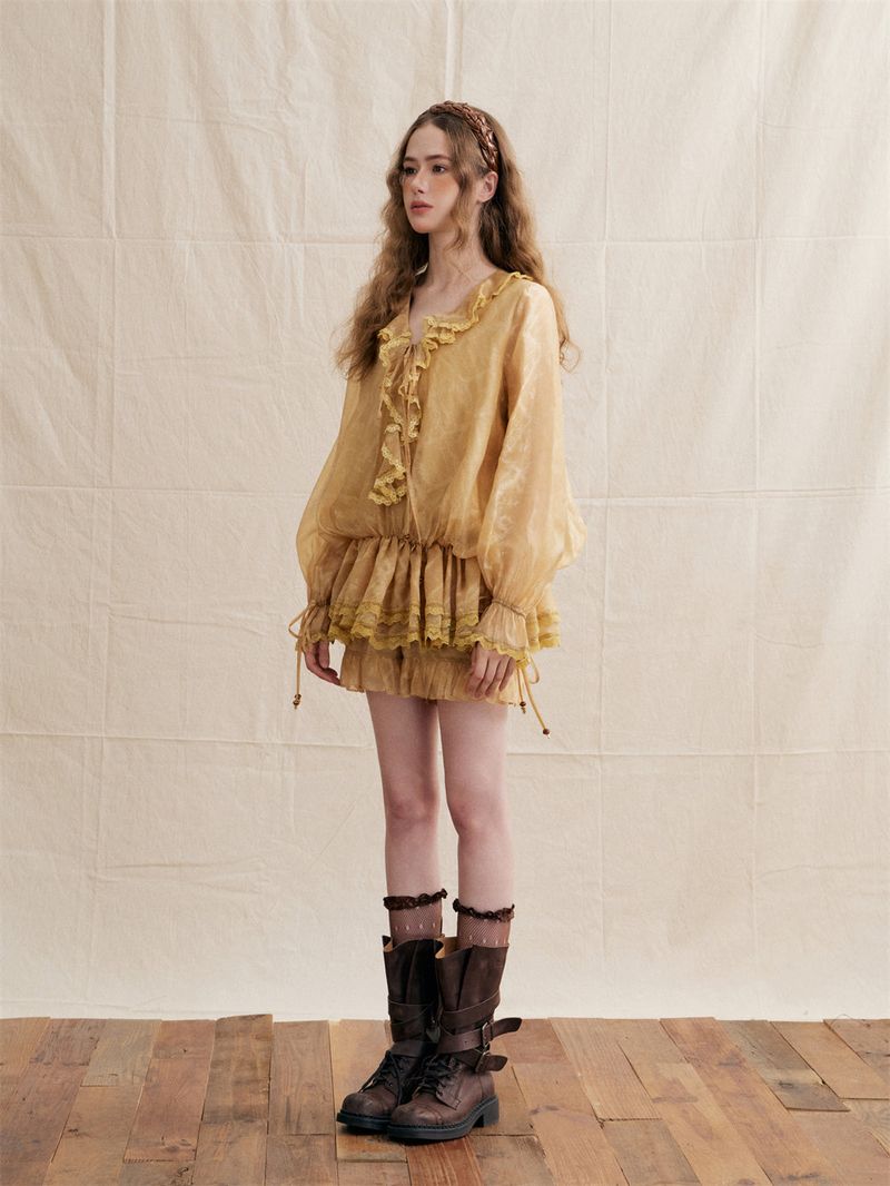 Unique Flare Wave Stripe Punched Drape Shirt Short Pants Set