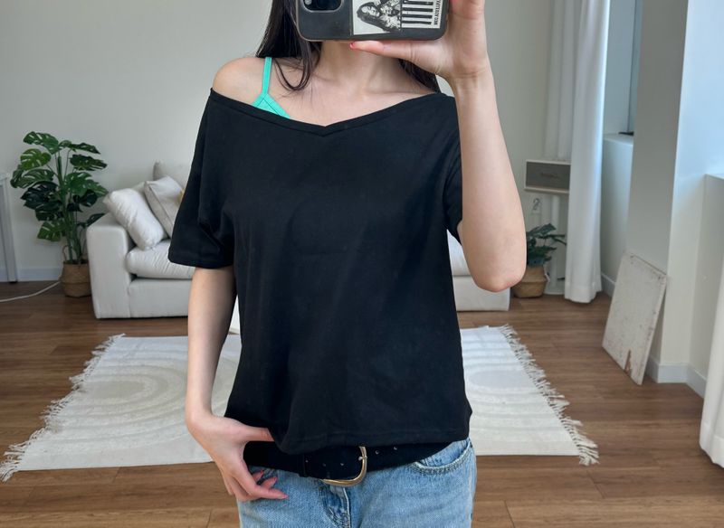 loose v neck tee