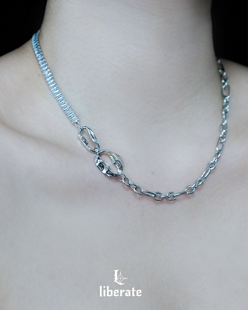 Crumpled Cubic Chain Necklacae