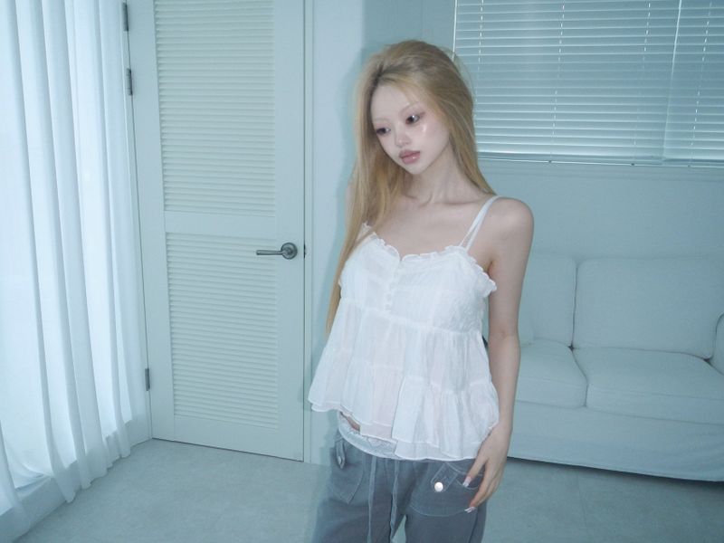 THEAIRTOWN(ザエアータウン)の「means flutter bl(2 color)(Tops)」