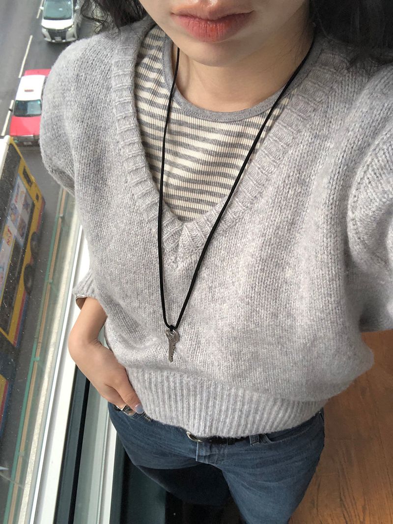 [MADE] FIFTY WOOL V-NECK KNIT