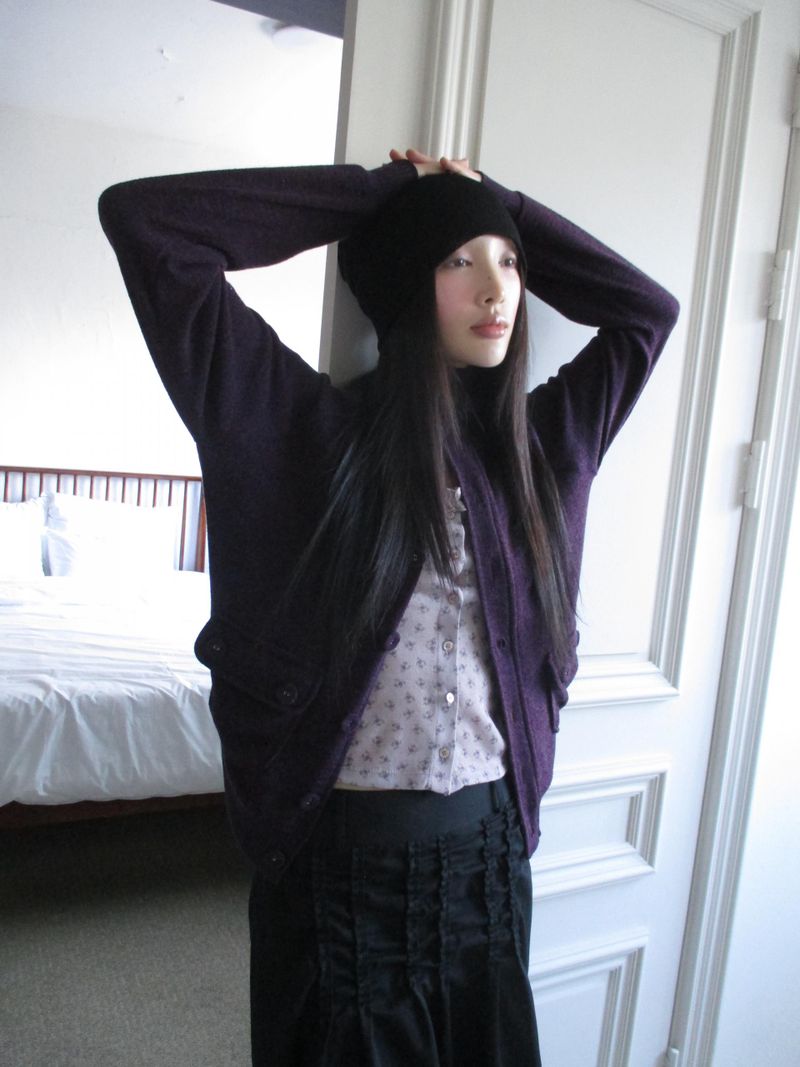 soft high-neck cd