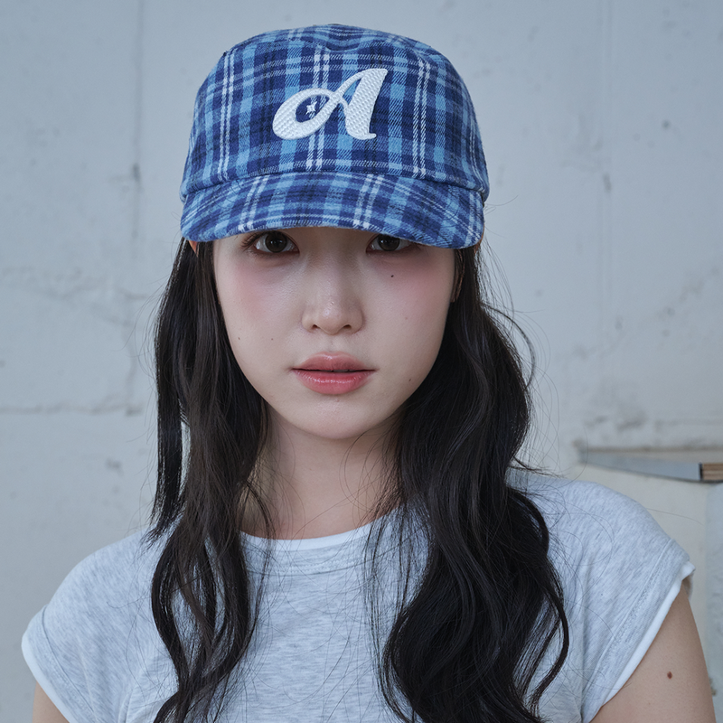 ALLINCOMPLETE（オールインコンプリート）の「Aロゴ チェック ピルボックス キャップ (Blue Check)（帽子）」