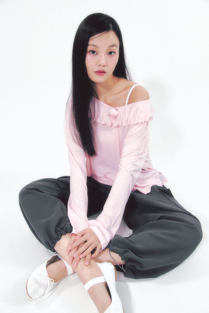 Rose Brooch Frill Long Sleeve Pink