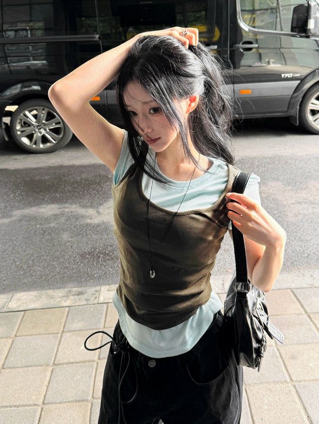 [1+1] Essential Square Neck Sleeveless