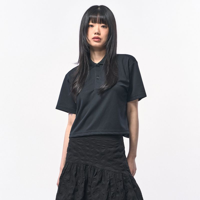 C Wear by the Genius（シーウェア バイザジーニアス）の「MANS クロップピケポロシャツ BLACK（トップス）」