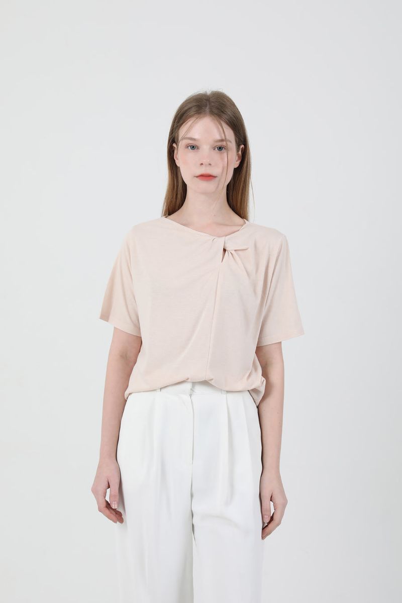 cattline（カトリーヌ）の「Modern Slit Shirring T-shirt Beige（Tops）」