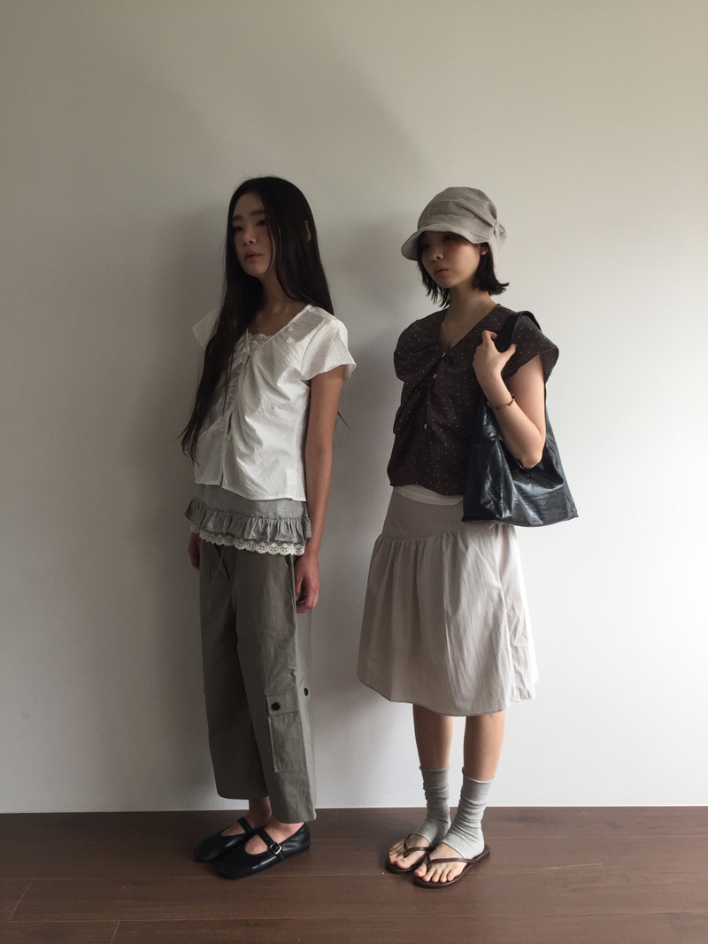 Wing Dot Shirring Blouse (2color)
